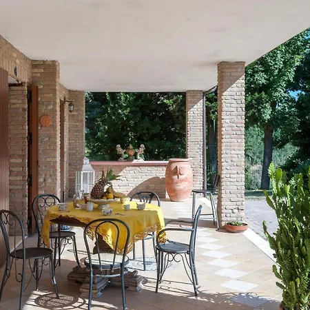 Awesome In Monteccicardo With 4 Bedrooms, Wifi And Outdoor Swimming Pool Monteciccardo