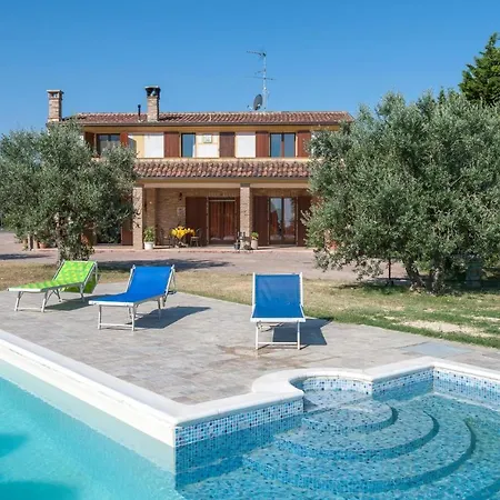 Awesome In Monteccicardo With 4 Bedrooms, Wifi And Outdoor Swimming Pool Monteciccardo