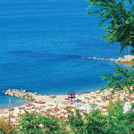 Holiday home Awesome In Monteccicardo With 4 Bedrooms, Wifi And Outdoor Swimming Pool Monteciccardo