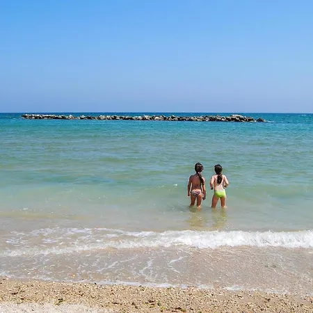 Holiday home Awesome In Monteccicardo With 4 Bedrooms, Wifi And Outdoor Swimming Pool