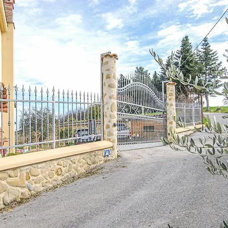 Awesome In Monteccicardo With 4 Bedrooms, Wifi And Outdoor Swimming Pool