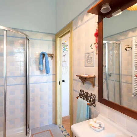 Awesome In Monteccicardo With 4 Bedrooms, Wifi And Outdoor Swimming Pool Сasa de vacaciones Monteciccardo