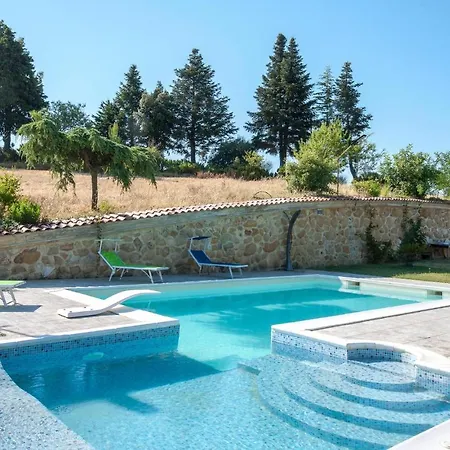 Awesome In Monteccicardo With 4 Bedrooms, Wifi And Outdoor Swimming Pool