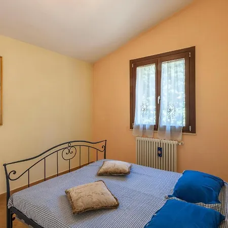 Awesome In Monteccicardo With 4 Bedrooms, Wifi And Outdoor Swimming Pool *