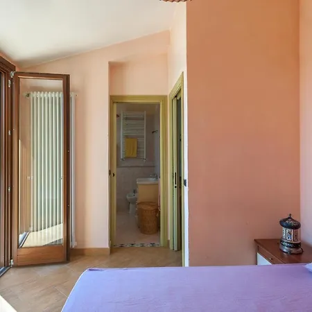 Awesome In Monteccicardo With 4 Bedrooms, Wifi And Outdoor Swimming Pool Holiday home Monteciccardo
